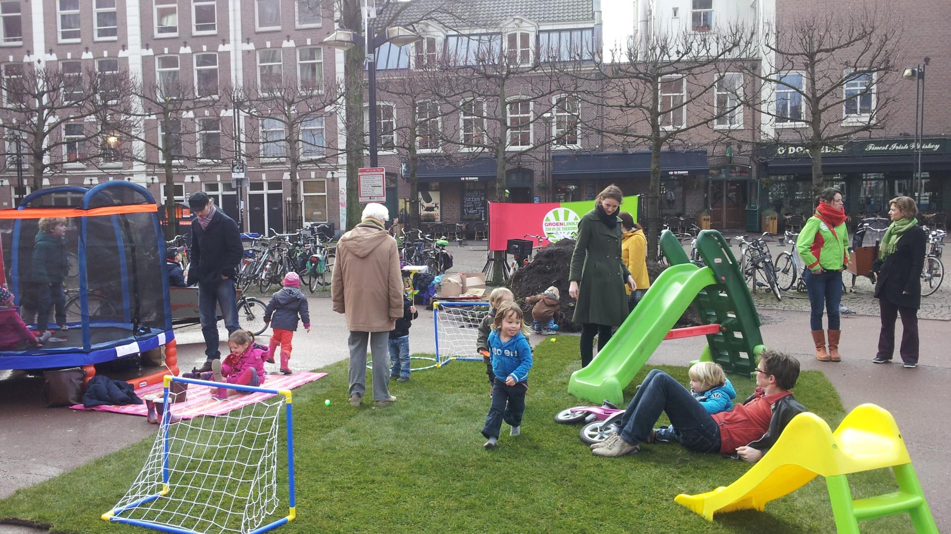 Pop-up speeltuin op het Marie Heinekenplein